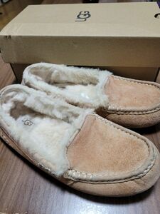 UGG ANSLEY