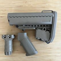 東京マルイ 次世代 電動ガン M4 系 ストック グリップ フォアグリップ セット FDE 新古品 分解物_画像1