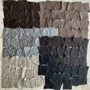 【送料込】１０：フランス　アンティーク　ヴィンテージ　１００枚　イニシャル　刺繍パーツ　モチーフ　モノグラム