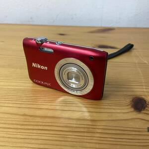 UTn695 [ рабочий товар ]Nikon Nikon COOLPIX A100 компактный цифровой фотоаппарат красный корпус только 