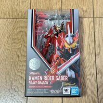 新品未開封 S.H.Figuarts 仮面ライダーセイバー ブレイブドラゴン フィギュアーツ BANDAI_画像1