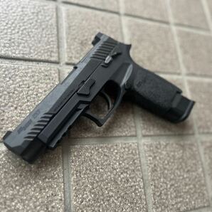 SIG SAUER SIG AIR Proforce M17 BK CO2 ブローバックハンドガンの画像1