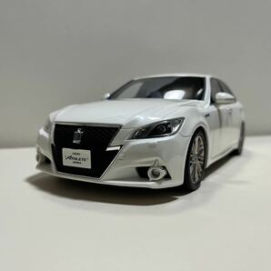 トヨタ クラウン ハイブリッドアスリート G （ホワイトパールクリスタルシャイン） （1/18スケール レジン SAMURAI KSR18001W）の画像1