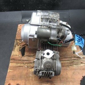 【同梱不可】 I1R6-0306 ホンダ スーパーカブ50 カスタム 実動 エンジン ASSY 絶好調♪ ミッション良好 【C50-213～ 4速セル付 動画有】の画像4