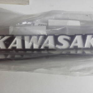 ☆彡NEW！定番品  カワサキ KAWASAKI 大文字 ショートピッチ タンクエンブレム 純正 新品 送料0円！☆彡の画像1