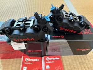 送料込Brembo P4-30/34キャスティングキャリパーブラック/レッドロゴ (40mm)ブレンボ20516578/20516588 クロモリボルト装着済