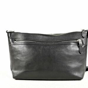 相場価格￥59,400- 美品 COACH コーチ F71727 ポーチイン スムースレザー 牛革 ショルダーバッグ ボディバッグ 斜め掛け 黒 ブラックの画像2