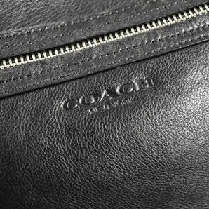 相場価格￥59,400- 美品 COACH コーチ F71727 ポーチイン スムースレザー 牛革 ショルダーバッグ ボディバッグ 斜め掛け 黒 ブラックの画像3