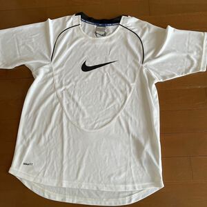 NIKE 半袖Tシャツ FIT DRY ナイキ Tシャツ 半袖 Sサイズ　白　NIKEフットボールシャツ　160cm 