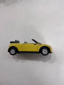 1857 mini coopers ミニカー 1/28 コンバーチブル　イエロー