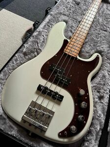 Fender American Ultra Precision Bass 75th記念ロゴ