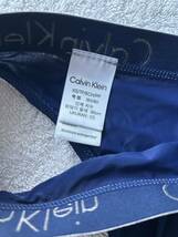 【送料無料】新品★25 Calvin Klein カルバンクライン Thong Tバック ショーツ XS （日本サイズXS～S位）正規 人気品oc1_画像4