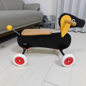 ブリオ ライドオンダッチー  スウェーデンの幼児用乗用玩具の画像3