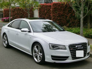 2012 Audi1933極上 “充実のメンテ記録・AA評価4.5点beautiful condition” Must sell【NavigationTV“走中視可”・Sunroof・クワトロ・V8T/520ps.650nm】