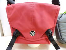 crumpler ショルダーバッグ 赤色23cmX13cmXH25cm ポーチ グレー20cmX7cmX18cm 中仕切り4枚 中古！_画像3