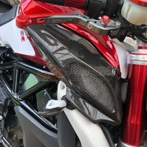 エキゾースト マフラーガード プロテクター 保護 Mv Agusta アグスタ Brutale 675 Dragster 2014 カーボンファイバー_画像1