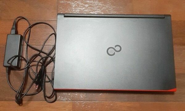 富士通 LIFEBOOK A5510/DX core i5 10210U 32GB