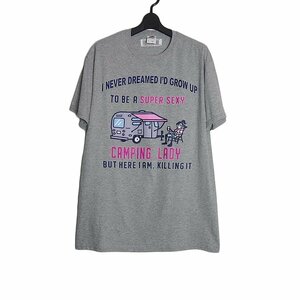 新品 キャンピングカーと女の人 プリント Tシャツ FRUIT OF THE LOOM グレー 半袖 Mサイズ トップス ティーシャツ