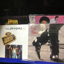 激レア！マイケルジャクソン 輸入盤レコード 2枚 とLD 2枚のセット JACKSON ヨーロッパ盤 日本未発売！？状態良いです_画像1