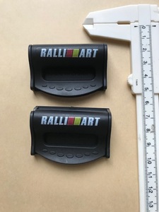 送料無料！ラリーアート　RALLI///ARTロゴ　黒　シートベルトキャッチャー　パジェロ　デリカ　ランエボ　コルト　ミラージュ