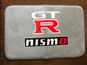 かっこいい？GTR-NISMOロゴ　部屋マット・デスク下マット・玄関マット送料安！R35　R34　R33　R32