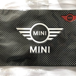 MINI　ウイングマークロゴ　滑り止めマット　送料サービス　R50　R52　R53　R55　R56　R60　F56　JCW　F57　F60　クロスオーバー