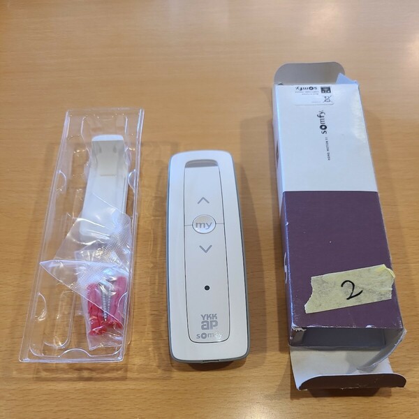 Somfy ソムフィ　電動シャッターリモコン　1RTS pure426 ykk　FRANCE2