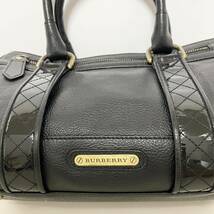 即決☆BURBERRY バーバリー レザー ハンドバッグ ノバチェック ブラック ロゴ 金具_画像2