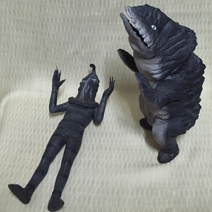 エクスプラス 大怪獣シリーズ ケムール人 & ゴルゴス ウルトラQ (欠品ありのジャンク品)の画像3