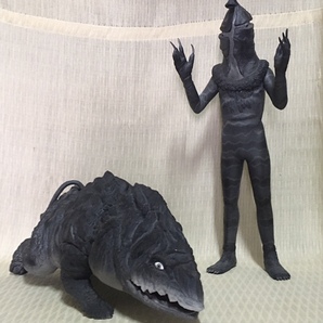 エクスプラス 大怪獣シリーズ ケムール人 & ゴルゴス ウルトラQ (欠品ありのジャンク品)の画像1