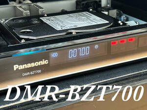 【500GB⇒6TB HDD（使用時間:560時間)換装済】★ Panasonic DMR-BZT700 3番組同時録画★《DIGA用リモコン付き》★