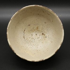 【LIG】古唐津 白釉茶碗 11㎝ 箱付 古美術品 コレクター収蔵品 [.R]24.04の画像6