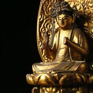 【LIG】仏教美術 木彫金彩色 観音菩薩坐像 27㎝ 仏像 朱塗厨子 寺院収蔵品 [.O]24.3の画像4