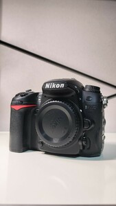 【個人出品】一眼レフカメラ　Nikon D7000ボディのみ　S枚数63000枚　まだまだ使えますが、電源SWに少難有。