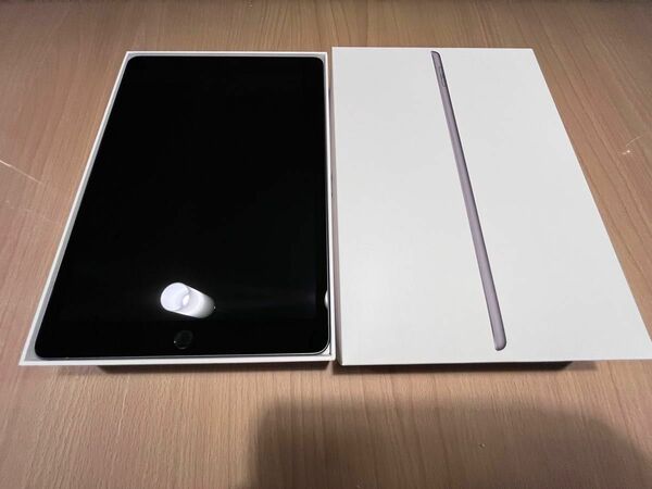 タブレット Apple iPad 第7世代 128GB 超美品 アップル