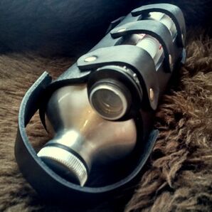 メルテックFK-06(1L携行缶)＆レザーホルダーセット：3.3mm厚姫路産ブラックシュリンクヌメ革の画像6