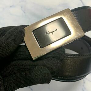 G075 Salvatore Ferragamo フェラガモ レザーベルト【中古】シルバー金具 リバーシブル? ベルト メンズ レディース ブラック系×ブラウンの画像2