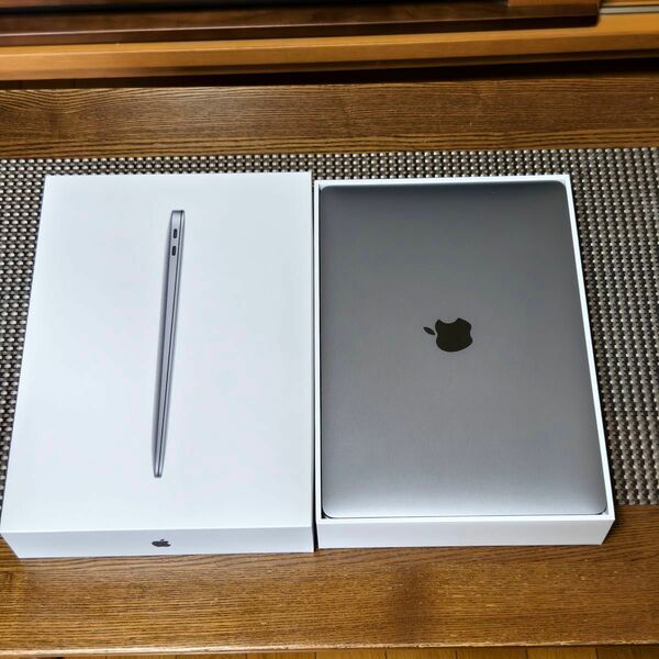 M1 MacBook Air 充電数回 極美品