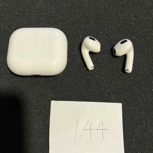 正規品 最安 美品 送料無料 動作確認済み Apple 純正 Air Pods 第3世代 MPNY3J/A A2564 A2565 A2897 アップル エアポッズ 本体 管理144