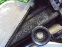 9FD3020 EE1)) トヨタ プリウス ZVW30 前期型 S 純正 リア右ドアレギュレーターモーター　85710-72020_画像2