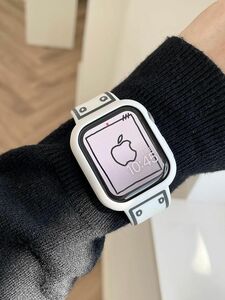 アップルウォッチ　Apple Watch　イラスト風　バンド　ホワイト