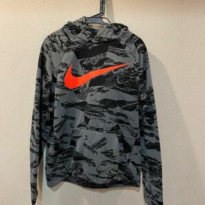 NIKE ナイキ パーカー　150