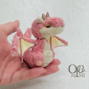 Art hand Auction Pink Wyvern Dragon Dragon Dragon Wool Felt Handmade Baby Ears, toy, game, stuffed toy, Wool felt