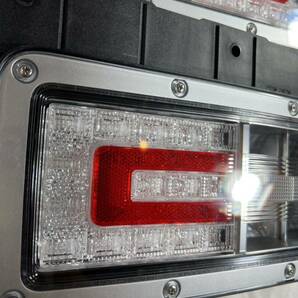 HINO 日野 プロフィア 純正 LED テールランプ 新車外し. の画像2