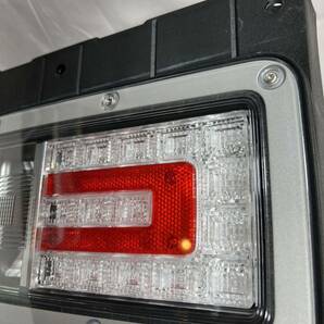 HINO 日野 プロフィア 純正 LED テールランプ 新車外し. の画像4