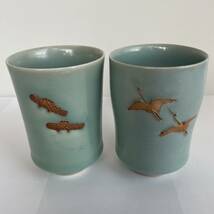 中国 古美術 古玩 夫婦茶碗 湯呑 湯のみ 湯飲み 青磁 双魚 双鶴 美品_画像1