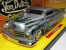 JADATOYS VON DUTCH 1951 MERCURY COUPE 1/24 FLAT HEAD V8 LOW RIDER フレイムス チョップトップ ロブロウ ピンストエドハーディ エドロス_画像1