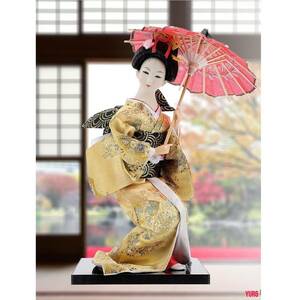 和傘をした舞妓の人形 日本 人形 置物 カルチャー 和 和柄 華やか 繊細 着物 ジャパン JAPAN DOLL 繊細 インテリア レトロ 古風 飾り