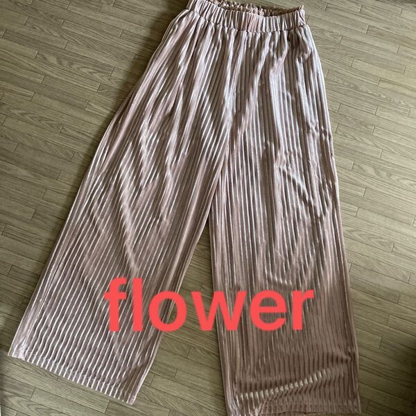 flower M 光沢のあるワイドパンツ