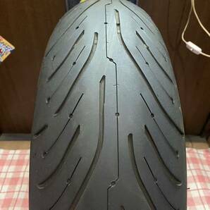 中古MCタイヤ 2021年製造 MICHELIN 2CT pilot ROAD4 180/55ZR17 パンク修理痕あり ミシュラン パイロット ロード4 180 55 17 4821 A3016の画像1